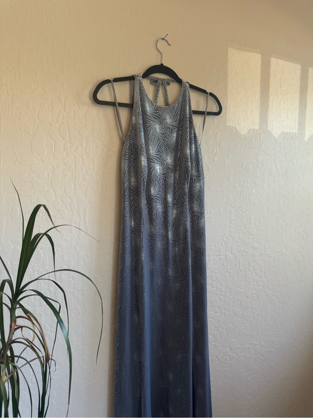 Tie-Back Halter Maxi Dress in Charcoal Gray Swirl